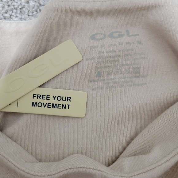 OGL Eco Mousse Rouched Boatneck Sleeveless Top - Picture 3 of 3